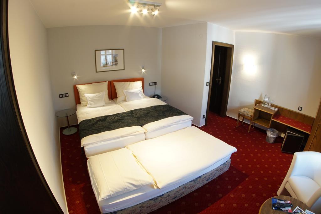 Hotel Zur Post Bernkastel-Kues Phòng bức ảnh